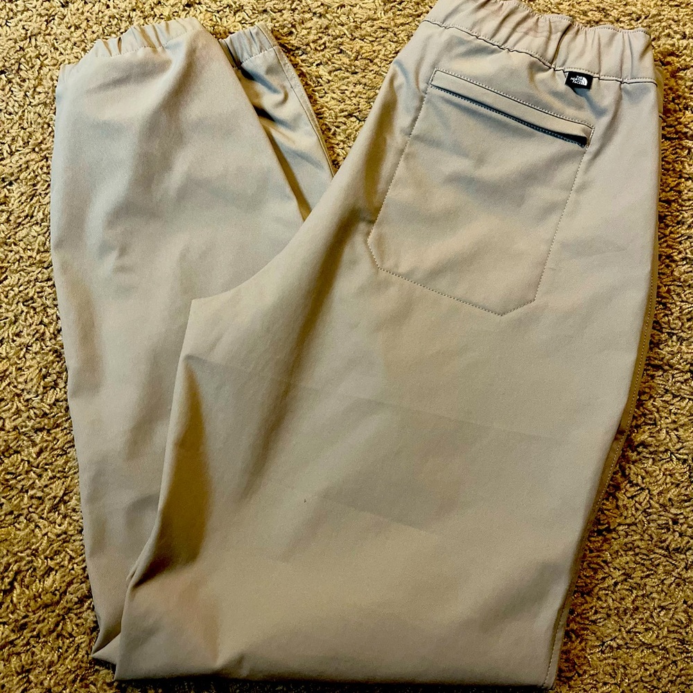 NWOT North Face pants kakhi pants size small